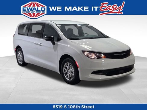 New 2026 Chrysler Voyager LX FWD image 17