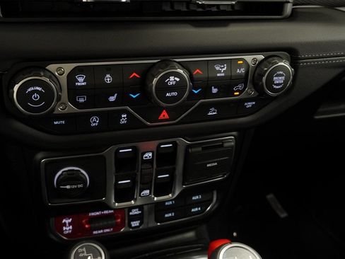 New 2026 Jeep Wrangler Unlimited Rubicon AWD/4WD image 24