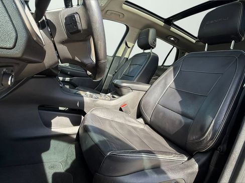 Used 2018 GMC Terrain Denali w/ Advanced Safety Package image 9