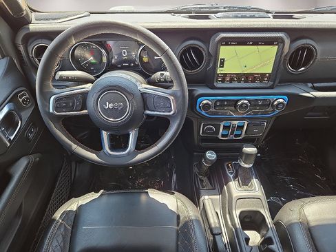 Used 2023 Jeep Wrangler Unlimited Sahara AWD/4WD image 18