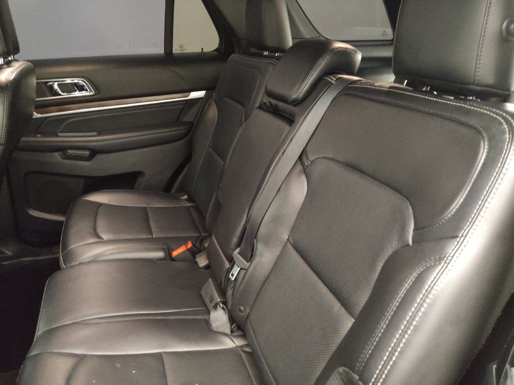 Used 2019 Ford Explorer Limited w/ Class III Trailer Tow Package FWD image 18