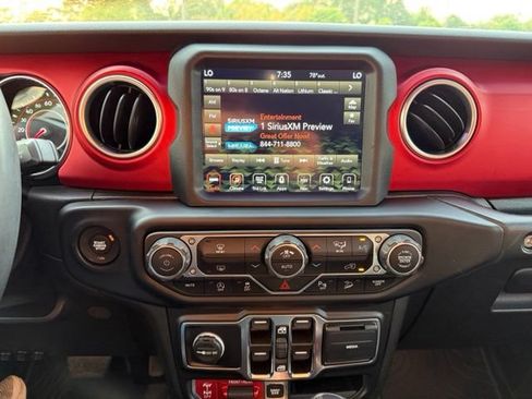 Used 2020 Jeep Wrangler Unlimited Rubicon AWD/4WD image 17