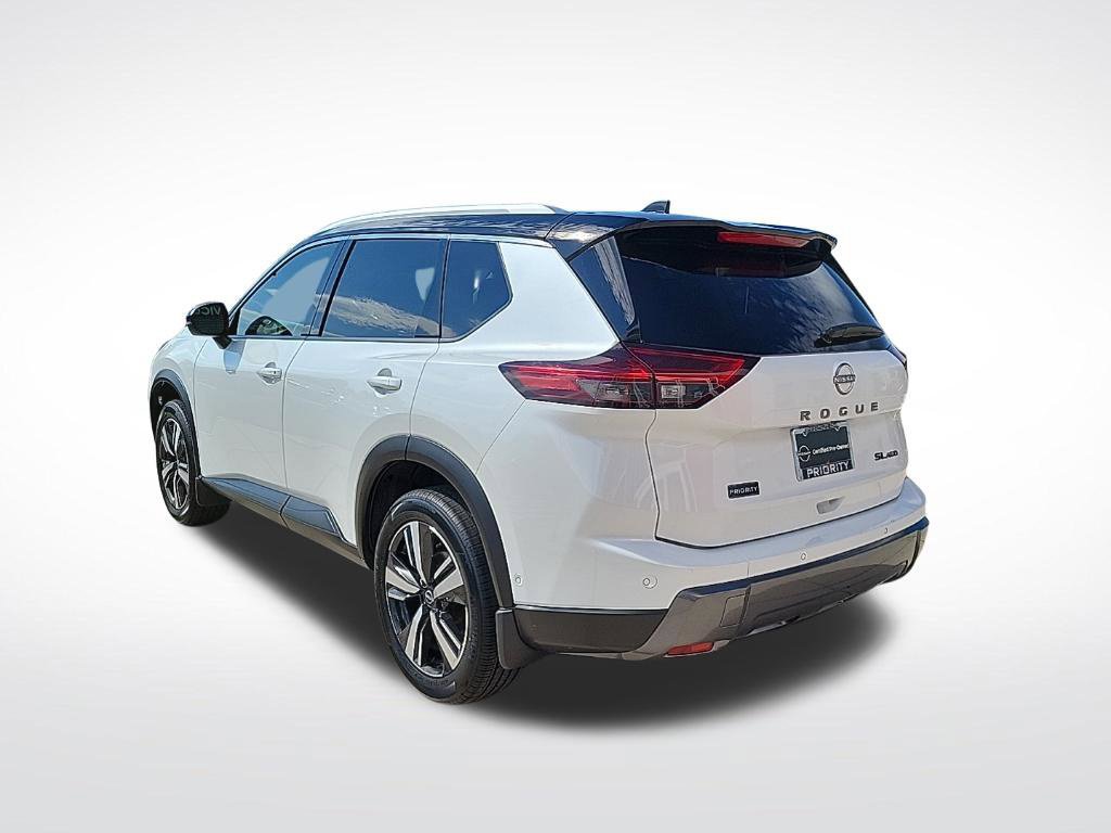 Certified 2024 Nissan Rogue SL w/ SL Premium Package AWD/4WD image 3