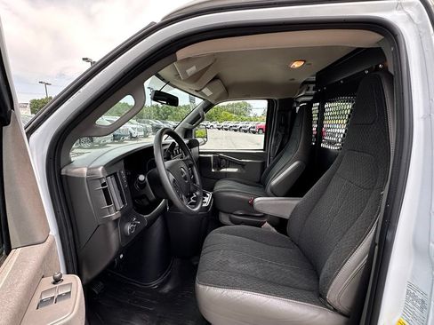 Used 2025 GMC Savana 2500 w/ Driver Convenience Package RWD image 17