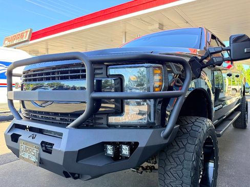 Used 2019 Ford F250 Lariat w/ Lariat Ultimate Package AWD/4WD image 17