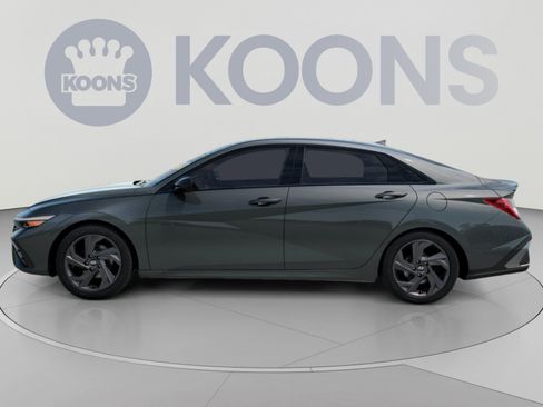New 2026 Hyundai Elantra SEL Sport FWD image 4