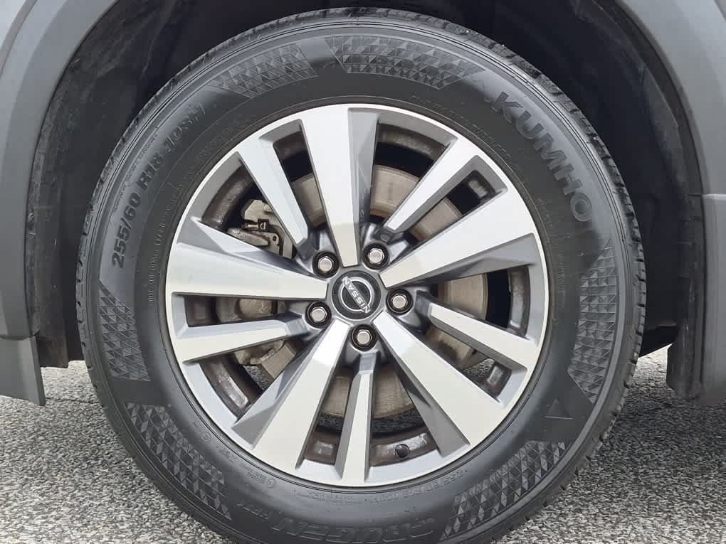 Used 2024 Nissan Pathfinder SL w/ Black Appearance Package AWD/4WD image 6