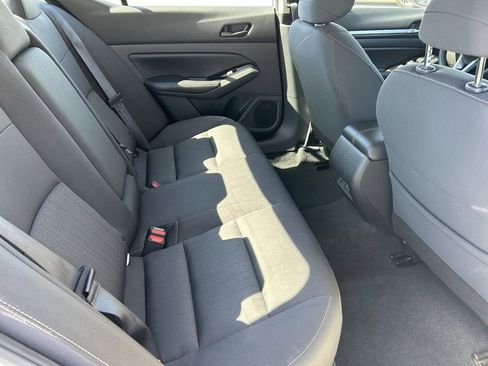 Used 2023 Nissan Altima 2.5 SV image 11