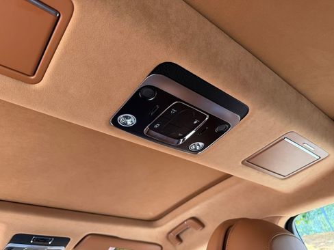 Used 2023 Bentley Flying Spur Azure AWD/4WD image 40