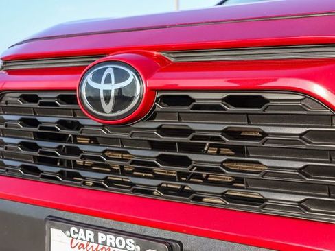 Used 2023 Toyota RAV4 XLE Premium image 13