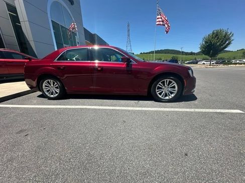 Used 2020 Chrysler 300 Touring L w/ Quick Order Package 2EF RWD image 3