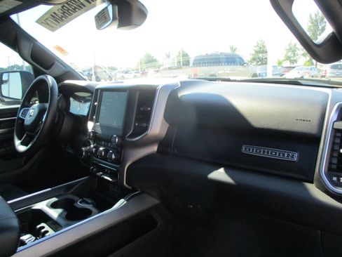 Used 2024 RAM 1500 Big Horn AWD/4WD image 38