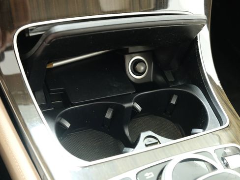 Used 2017 Mercedes-Benz GLC 300 4MATIC image 21
