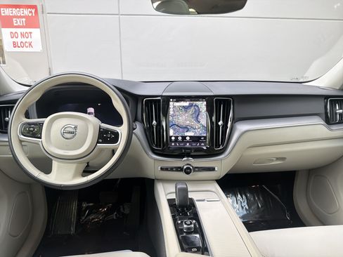 Certified 2024 Volvo XC60 B5 Core AWD/4WD image 17