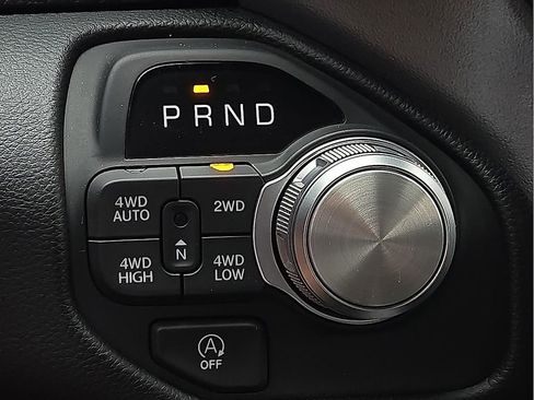 Used 2025 RAM 1500 Laramie AWD/4WD image 15