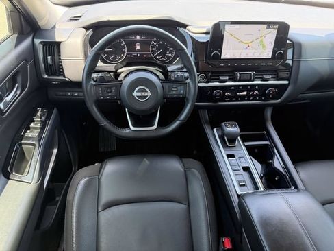 Used 2022 Nissan Pathfinder SL FWD image 17