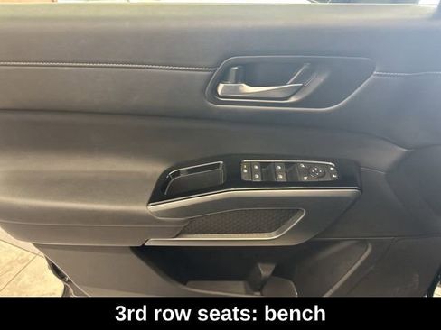 Used 2025 Nissan Pathfinder SL AWD/4WD image 17