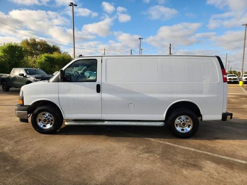 Used 2024 GMC Savana 2500 Work Van w/ Driver Convenience Package image 4