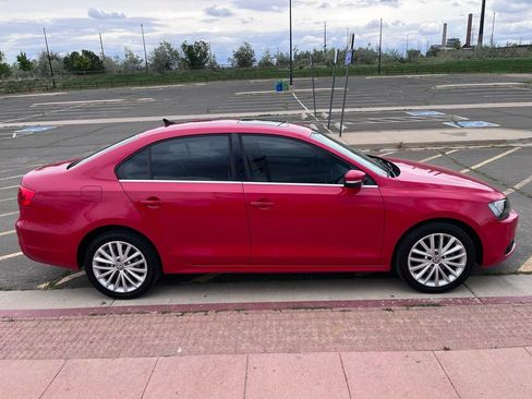 Used 2012 Volkswagen Jetta SEL FWD image 4