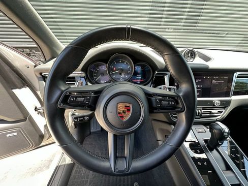 Certified 2023 Porsche Macan AWD/4WD image 24