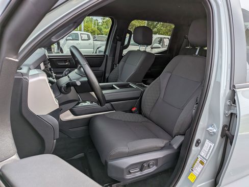 Used 2026 Toyota Tundra SR5 w/ SR5 Convenience Package AWD/4WD image 15