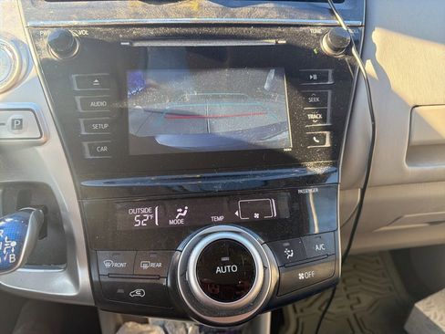 Used 2017 Toyota Prius V Two image 11