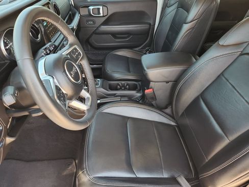 Used 2023 Jeep Wrangler Unlimited Sahara AWD/4WD image 14