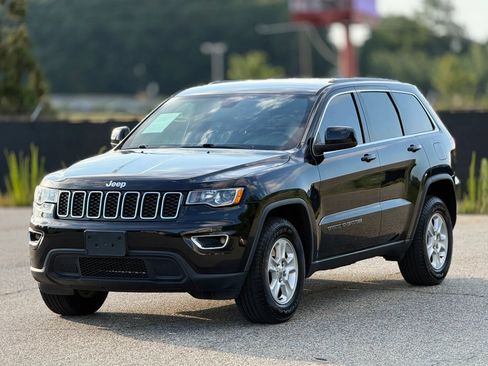 Used 2017 Jeep Grand Cherokee Laredo AWD/4WD image 6