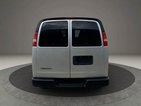 Used 2017 Chevrolet Express 3500 LS image 6