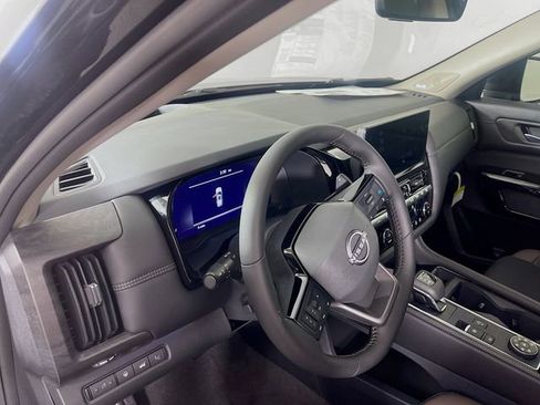 New 2026 Nissan Pathfinder Platinum image 7