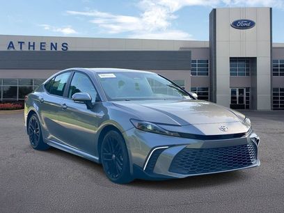 Used 2025 Toyota Camry SE w/ Convenience Package