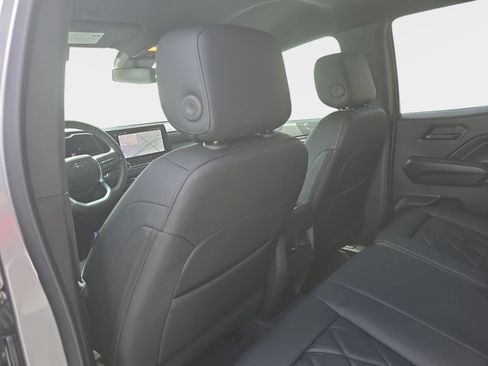 Used 2026 Chevrolet Colorado Trail Boss AWD/4WD image 14