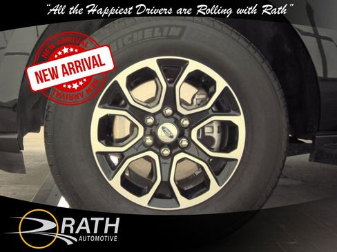 Used 2024 Ford Expedition XLT image 9