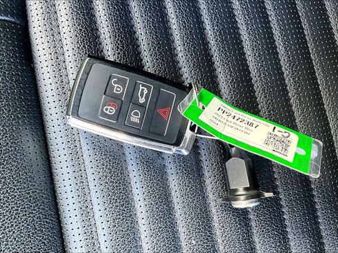 Used 2023 Land Rover Discovery S R-Dynamic AWD/4WD image 10