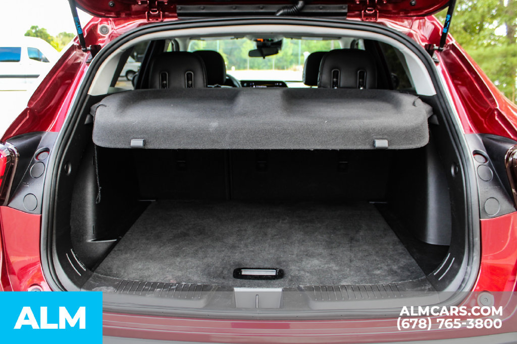 Used 2025 Chevrolet Trax LT FWD image 21