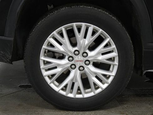 Used 2024 GMC Acadia Elevation image 12