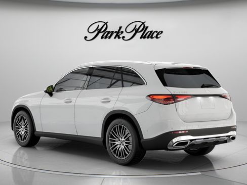 Used 2026 Mercedes-Benz GLC 300 image 14