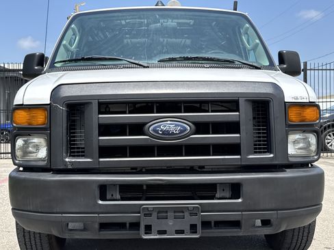 Used 2010 Ford E-250 and Econoline 250 image 7