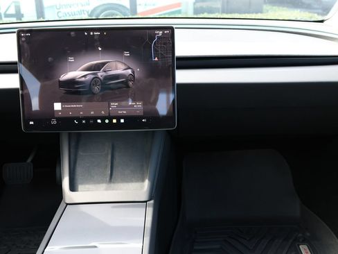 Used 2025 Tesla Model 3 Long Range RWD image 26