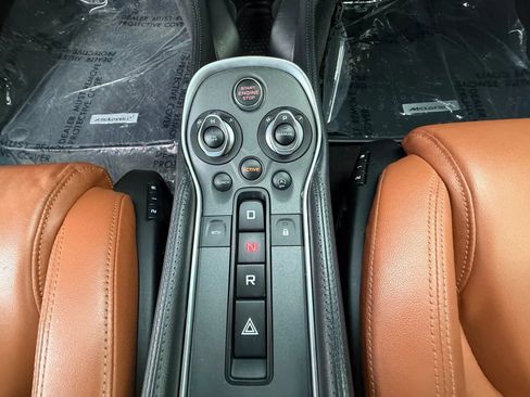 Used 2016 McLaren 570S Coupe RWD image 18