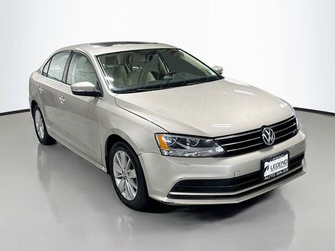 Used 2015 Volkswagen Jetta TDI SE image 3