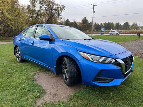 Used 2020 Nissan Sentra SV image 3