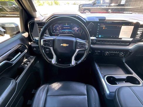 Used 2024 Chevrolet Silverado 2500 LTZ w/ LTZ Premium Package AWD/4WD image 4