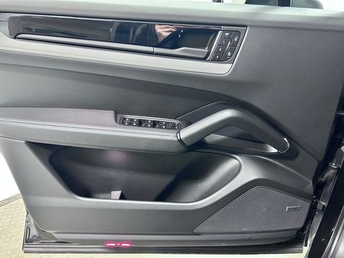 Certified 2026 Porsche Cayenne Coupe AWD/4WD image 7
