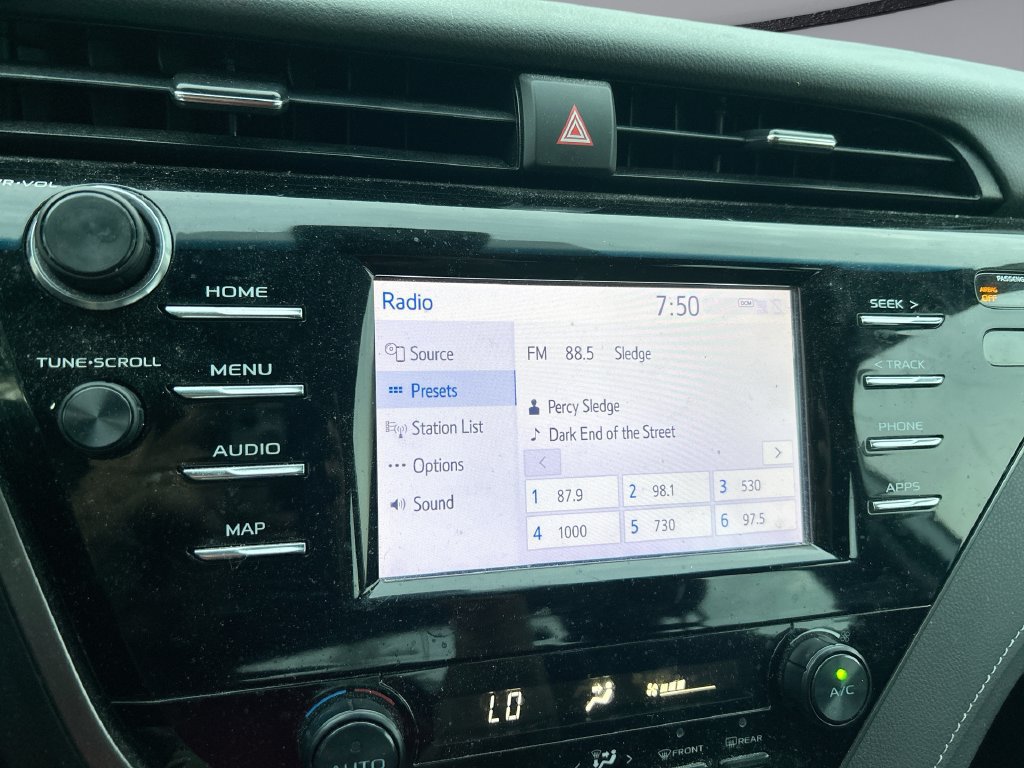 Used 2019 Toyota Camry SE FWD image 22