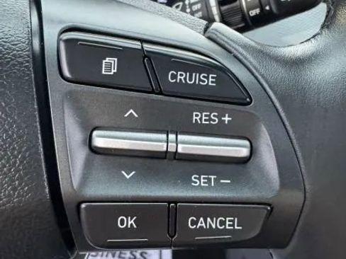 Used 2018 Hyundai Kona SEL w/ SEL Tech Package 02 image 32