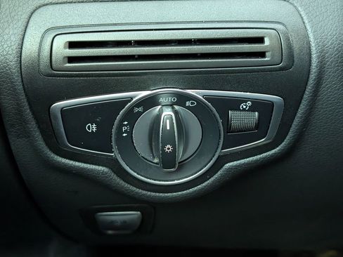 Used 2022 Mercedes-Benz GLC 300 4MATIC image 20