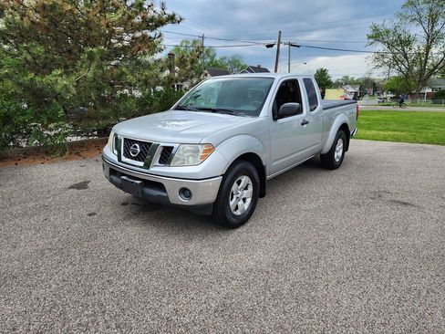Used 2011 Nissan Frontier SV AWD/4WD image 15