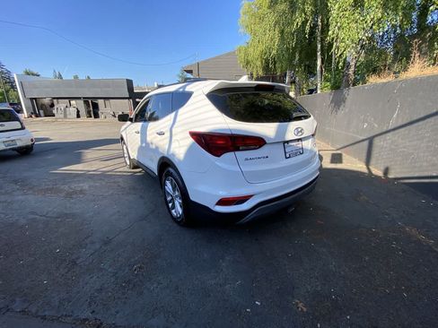 Used 2018 Hyundai Santa Fe Sport 2.0T AWD/4WD image 4