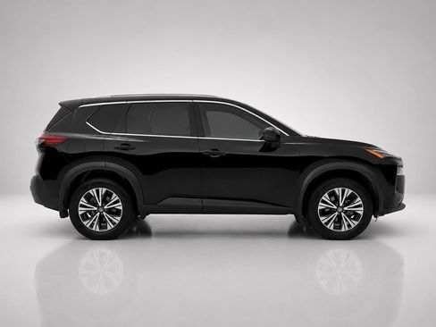 Used 2021 Nissan Rogue SV w/ Premium Package FWD image 6
